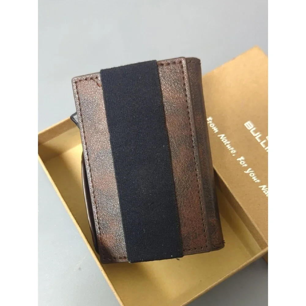 Unbranded brown card